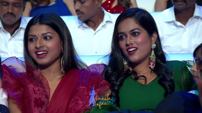 Arunita Kanjilal on Umang 2022 -Pic (11)
Arunita Kanjilal attended Umang 2022 Ceremony with other 4 cptains and Superstar Singer Season 2 contestants
Broadcast Date: 6th August 2022, 9:00PM
Picture Courtesy: Sony TV India
Keywords: Arunita Kanjilal;Umang 2022;Superstar Singer Season 2