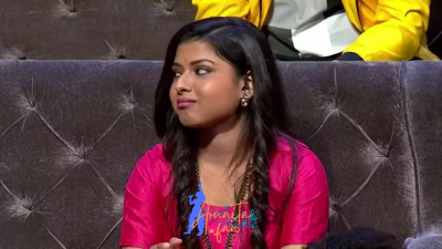 Arunita Appearance 3 episode 8 of Indian Idol 12 (3)
Arunita's Song #3 Mohe Rang Do Laal   
Indian Idol 12, Episode 8
Broad Cast Date: 20th December 2020	
Jugdes: Vishal, Himesh and Neha
Episode Name: The Dazzling Grand Premiere
Keywords: Arunita Kanjilal;Appearance 3;episode 8;Indian Idol 12
