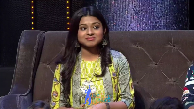 Arunita Appearance 4 episode 10 of Indian Idol 12 (2)
Arunita Kanjilal's 4th Appearance was on episode 10 of Indian Idol 12
Song: Beeti Na Bitai Raina
Broastcast Date: 27th December 2020
Vishal, Himesh, Neha, and Badsha 
Guet: Hansal Mehta, and the actors, Pratik Gandhi, Shreya Dhanwanthary and Hemant Kher
Episode Name: Melodious Evening With Team Scam 1992
Keywords: Arunita Kanjilal;Appearance 4;episode 10;Indian Idol 12