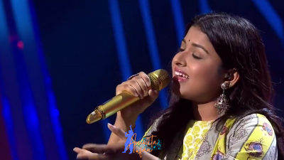 Arunita Appearance 4 episode 10 of Indian Idol 12 (23)
Arunita Kanjilal's 4th Appearance was on episode 10 of Indian Idol 12
Song: Beeti Na Bitai Raina
Broastcast Date: 27th December 2020
Vishal, Himesh, Neha, and Badsha 
Guet: Hansal Mehta, and the actors, Pratik Gandhi, Shreya Dhanwanthary and Hemant Kher
Episode Name: Melodious Evening With Team Scam 1992
Keywords: Arunita Kanjilal;Appearance 4;episode 10;Indian Idol 12