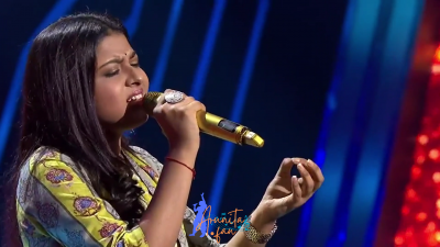 Arunita Appearance 4 episode 10 of Indian Idol 12 (24)
Arunita Kanjilal's 4th Appearance was on episode 10 of Indian Idol 12
Song: Beeti Na Bitai Raina
Broastcast Date: 27th December 2020
Vishal, Himesh, Neha, and Badsha 
Guet: Hansal Mehta, and the actors, Pratik Gandhi, Shreya Dhanwanthary and Hemant Kher
Episode Name: Melodious Evening With Team Scam 1992
Keywords: Arunita Kanjilal;Appearance 4;episode 10;Indian Idol 12