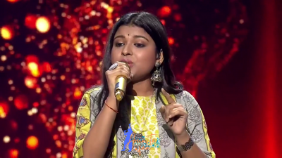 Arunita Appearance 4 episode 10 of Indian Idol 12 (25)
Arunita Kanjilal's 4th Appearance was on episode 10 of Indian Idol 12
Song: Beeti Na Bitai Raina
Broastcast Date: 27th December 2020
Vishal, Himesh, Neha, and Badsha 
Guet: Hansal Mehta, and the actors, Pratik Gandhi, Shreya Dhanwanthary and Hemant Kher
Episode Name: Melodious Evening With Team Scam 1992
Keywords: Arunita Kanjilal;Appearance 4;episode 10;Indian Idol 12