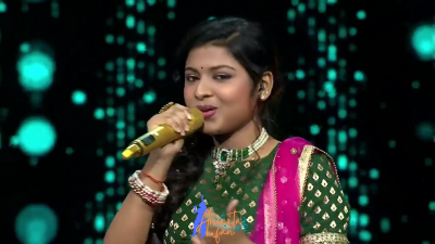 Appearance 6 on episode 12 of Indian Idol 12 (21)
Arunita Kanjilal's 6th appearance on the 12th episode of Indian Idol 12
Duet: Arunita Kanjila and Anushka Banerjee
Picture Courtesy: Set India
Song: Yeh Galiyan Yeh Chaubara
Broadcast Date: 3rd January 2021
Keywords: Arunita Kanjilal;Indian Idol 12;episode 12;Appearance 6