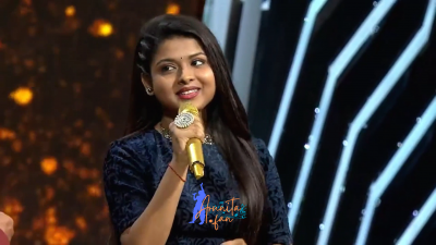 Appearance 8 episode 14 of Indian Idol 12 (7)
Arunita Kanjilal's 8th Appearance was on episode 14 of Indian Idol 12
Song: Ho Gaya Hai Tujhko To Pyar Sajna
Broadcast Date: 10th January 2021
Courtesy: Set India
Keywords: Set India;Arunita Kanjilal;Indian Idol 12;episode 14;Appearance 8
