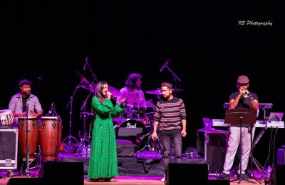 Arunita Kanjilal & MAGNIFICENT FOUR live in Lynn Auditorium (13)
Arunita Kanjilal, Sayli, Pawandeep, and Danish live in Lynn Auditorium, BOSTON, MA
13 November, 2022, 6PM
Lynn Memorial Auditorium
3 City Hall Square, Lynn, Massachusetts 01901
Host: Desai Entertainment
Credit: KV Photography
Keywords: MAGNIFICENT FOUR;USA TOUR 2022;Arunita Kanjilal, Boston;MA;Lynn Auditorium;Massachusetts