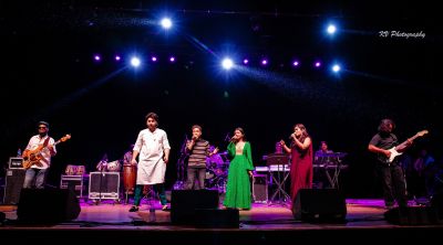 Arunita Kanjilal & MAGNIFICENT FOUR live in Lynn Auditorium (14)
Arunita Kanjilal, Sayli, Pawandeep, and Danish live in Lynn Auditorium, BOSTON, MA
13 November, 2022, 6PM
Lynn Memorial Auditorium
3 City Hall Square, Lynn, Massachusetts 01901
Host: Desai Entertainment
Credit: KV Photography
Keywords: MAGNIFICENT FOUR;USA TOUR 2022;Arunita Kanjilal, Boston;MA;Lynn Auditorium;Massachusetts