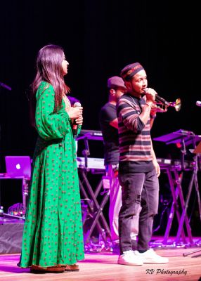 Arunita Kanjilal live in Lynn Auditorium (19)
Arunita Kanjilal & Pawandeep Rajan live in Lynn Auditorium, BOSTON, MA
13 November, 2022, 6PM
Lynn Memorial Auditorium
3 City Hall Square, Lynn, Massachusetts 01901
Host: Desai Entertainment
Credit: KV Photography
Keywords: MAGNIFICENT FOUR;USA TOUR 2022;Arunita Kanjilal, Boston;MA;Lynn Auditorium;Massachusetts