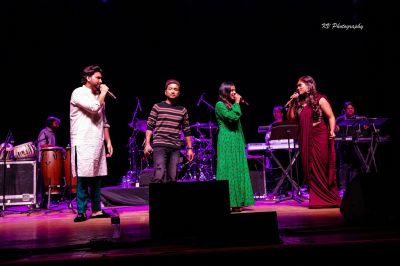 Arunita Kanjilal & MAGNIFICENT FOUR live in Lynn Auditorium (4)
Arunita Kanjilal, Sayli, Pawandeep, and Danish live in Lynn Auditorium, BOSTON, MA
13 November, 2022, 6PM
Lynn Memorial Auditorium
3 City Hall Square, Lynn, Massachusetts 01901
Host: Desai Entertainment
Credit: KV Photography
Keywords: MAGNIFICENT FOUR;USA TOUR 2022;Arunita Kanjilal, Boston;MA;Lynn Auditorium;Massachusetts