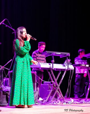 Arunita Kanjilal & Pawandeep  live in Lynn Auditorium (6)
Arunita Kanjilal & Pawandeep live in Lynn Auditorium, BOSTON, MA
13 November, 2022, 6PM
Lynn Memorial Auditorium
3 City Hall Square, Lynn, Massachusetts 01901
Host: Desai Entertainment
Credit: KV Photography
Keywords: MAGNIFICENT FOUR;USA TOUR 2022;Arunita Kanjilal, Boston;MA;Lynn Auditorium;Massachusetts