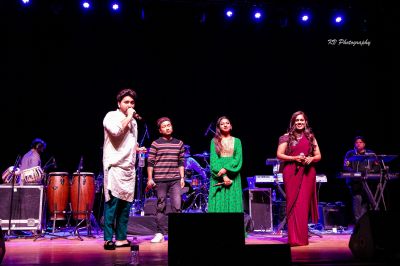 Arunita Kanjilal & MAGNIFICENT FOUR live in Lynn Auditorium (7)
Arunita Kanjilal, Sayli, Pawandeep, and Danish live in Lynn Auditorium, BOSTON, MA
13 November, 2022, 6PM
Lynn Memorial Auditorium
3 City Hall Square, Lynn, Massachusetts 01901
Host: Desai Entertainment
Credit: KV Photography
Keywords: MAGNIFICENT FOUR;USA TOUR 2022;Arunita Kanjilal, Boston;MA;Lynn Auditorium;Massachusetts