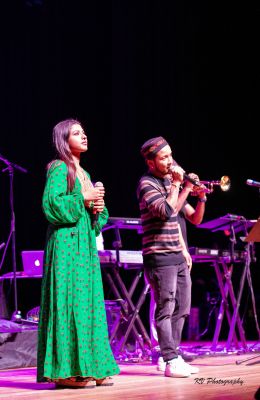 Arunita Kanjilal & Pawandeep live in Lynn Auditorium (8)
Arunita Kanjilal & Pawandeep Rajan live in Lynn Auditorium, BOSTON, MA
13 November, 2022, 6PM
Lynn Memorial Auditorium
3 City Hall Square, Lynn, Massachusetts 01901
Host: Desai Entertainment
Credit: KV Photography
Keywords: MAGNIFICENT FOUR;USA TOUR 2022;Arunita Kanjilal, Boston;MA;Lynn Auditorium;Massachusetts