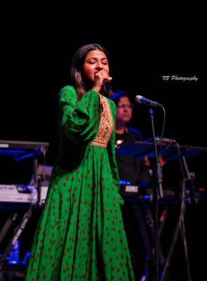 Arunita live in Lynn Auditorium (1)
Arunita Kanjilal live in Lynn Auditorium, BOSTON, MA
13 November, 2022, 6PM
Lynn Memorial Auditorium
3 City Hall Square, Lynn, Massachusetts 01901
Host: Desai Entertainment
Credit: KV Photography
Keywords: MAGNIFICENT FOUR;USA TOUR 2022;Arunita Kanjilal, Boston;MA;Lynn Auditorium;Massachusetts