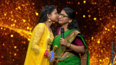 Appearance 10 episode 15 of Indian Idol 12 (81)
Arunita Kanjilal and Her Mother Sarbani Kanjilal
Indian Idol 12, Episode 15
Date: 16th January 2021
Courtesy: Set India
Keywords: Set India;Arunita Kanjilal;Indian Idol 12;episode 15;Appearance 10