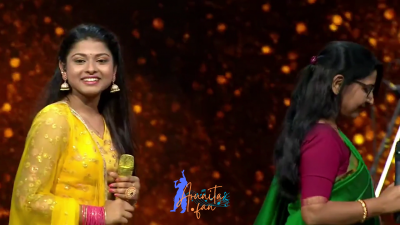 Appearance 10 episode 15 of Indian Idol 12 (82)
Arunita Kanjilal and Her Mother Sarbani Kanjilal
Indian Idol 12, Episode 15
Date: 16th January 2021
Courtesy: Set India
Keywords: Set India;Arunita Kanjilal;Indian Idol 12;episode 15;Appearance 10