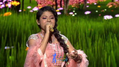 Appearance 15 episode 23 of Indian Idol 12 (10)
Arunita Kanjilal's 15th Appearance was on episode 23 of Indian Idol 12
Song: Saathiya Nahin Jana ke Ji Na Lage
Co-Singer: Nachiket Lele
Broadcast Date: 13th February 2021	
Judges: Vishal, Himesh and Neha	
Guests: Dharmendra And Asha ji
Name of the Episode: Dharmendra - Asha Special
Keywords: Arunita Kanjilal;Indian Idol 12;episode 23;Appearance 15
