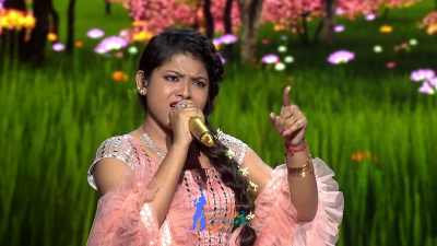 Appearance 15 episode 23 of Indian Idol 12 (12)
Arunita Kanjilal's 15th Appearance was on episode 23 of Indian Idol 12
Song: Saathiya Nahin Jana ke Ji Na Lage
Co-Singer: Nachiket Lele
Broadcast Date: 13th February 2021	
Judges: Vishal, Himesh and Neha	
Guests: Dharmendra And Asha ji
Name of the Episode: Dharmendra - Asha Special
Keywords: Arunita Kanjilal;Indian Idol 12;episode 23;Appearance 15