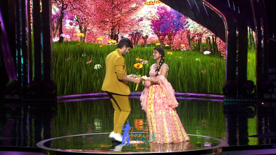 Appearance 15 episode 23 of Indian Idol 12 (14)
Arunita Kanjilal's 15th Appearance was on episode 23 of Indian Idol 12
Song: Saathiya Nahin Jana ke Ji Na Lage
Co-Singer: Nachiket Lele
Broadcast Date: 13th February 2021	
Judges: Vishal, Himesh and Neha	
Guests: Dharmendra And Asha ji
Name of the Episode: Dharmendra - Asha Special
Keywords: Arunita Kanjilal;Indian Idol 12;episode 23;Appearance 15