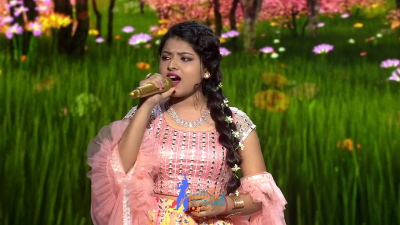 Appearance 15 episode 23 of Indian Idol 12 (15)
Arunita Kanjilal's 15th Appearance was on episode 23 of Indian Idol 12
Song: Saathiya Nahin Jana ke Ji Na Lage
Co-Singer: Nachiket Lele
Broadcast Date: 13th February 2021	
Judges: Vishal, Himesh and Neha	
Guests: Dharmendra And Asha ji
Name of the Episode: Dharmendra - Asha Special
Keywords: Arunita Kanjilal;Indian Idol 12;episode 23;Appearance 15