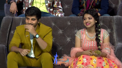 Appearance 15 episode 23 of Indian Idol 12 (2)
Arunita Kanjilal's 15th Appearance was on episode 23 of Indian Idol 12
Song: Saathiya Nahin Jana ke Ji Na Lage
Co-Singer: Nachiket Lele
Broadcast Date: 13th February 2021	
Judges: Vishal, Himesh and Neha	
Guests: Dharmendra And Asha ji
Name of the Episode: Dharmendra - Asha Special
Keywords: Arunita Kanjilal;Indian Idol 12;episode 23;Appearance 15