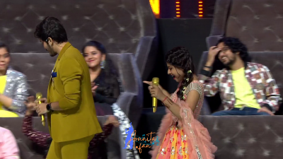 Appearance 15 episode 23 of Indian Idol 12 (5)
Arunita Kanjilal's 15th Appearance was on episode 23 of Indian Idol 12
Song: Saathiya Nahin Jana ke Ji Na Lage
Co-Singer: Nachiket Lele
Broadcast Date: 13th February 2021	
Judges: Vishal, Himesh and Neha	
Guests: Dharmendra And Asha ji
Name of the Episode: Dharmendra - Asha Special
Keywords: Arunita Kanjilal;Indian Idol 12;episode 23;Appearance 15
