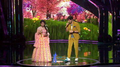 Appearance 15 episode 23 of Indian Idol 12 (6)
Arunita Kanjilal's 15th Appearance was on episode 23 of Indian Idol 12
Song: Saathiya Nahin Jana ke Ji Na Lage
Co-Singer: Nachiket Lele
Broadcast Date: 13th February 2021	
Judges: Vishal, Himesh and Neha	
Guests: Dharmendra And Asha ji
Name of the Episode: Dharmendra - Asha Special
Keywords: Arunita Kanjilal;Indian Idol 12;episode 23;Appearance 15