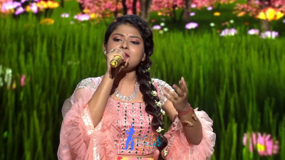 Appearance 15 episode 23 of Indian Idol 12 (8)
Arunita Kanjilal's 15th Appearance was on episode 23 of Indian Idol 12
Song: Saathiya Nahin Jana ke Ji Na Lage
Co-Singer: Nachiket Lele
Broadcast Date: 13th February 2021	
Judges: Vishal, Himesh and Neha	
Guests: Dharmendra And Asha ji
Name of the Episode: Dharmendra - Asha Special
Keywords: Arunita Kanjilal;Indian Idol 12;episode 23;Appearance 15