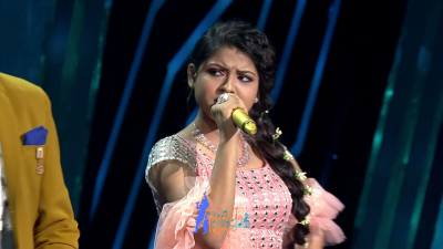 Appearance 16 episode 23 of Indian Idol 12 (14)
Arunita Kanjilal's 16th Appearance was on episode 23 of Indian Idol 12
Song: Aaya Saawan Jhoom Ke - आया सावन झूम के
Co-Singer: Nachiket Lele
Broadcast Date: 13th February 2021	
Judges: Vishal, Himesh and Neha	
Guests: Dharmendra And Asha ji
Name of the Episode: Dharmendra - Asha Special
Keywords: Arunita Kanjilal;Indian Idol 12;episode 23;Appearance 16