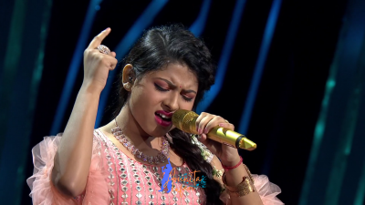 Appearance 16 episode 23 of Indian Idol 12 (22)
Arunita Kanjilal's 16th Appearance was on episode 23 of Indian Idol 12
Song: Aaya Saawan Jhoom Ke - आया सावन झूम के
Co-Singer: Nachiket Lele
Broadcast Date: 13th February 2021	
Judges: Vishal, Himesh and Neha	
Guests: Dharmendra And Asha ji
Name of the Episode: Dharmendra - Asha Special
Keywords: Arunita Kanjilal;Indian Idol 12;episode 23;Appearance 16