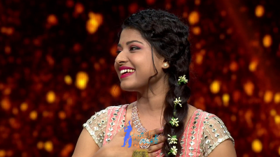 Appearance 16 episode 23 of Indian Idol 12 (27)
Arunita Kanjilal's 16th Appearance was on episode 23 of Indian Idol 12
Song: Aaya Saawan Jhoom Ke - आया सावन झूम के
Co-Singer: Nachiket Lele
Broadcast Date: 13th February 2021	
Judges: Vishal, Himesh and Neha	
Guests: Dharmendra And Asha ji
Name of the Episode: Dharmendra - Asha Special
Keywords: Arunita Kanjilal;Indian Idol 12;episode 23;Appearance 16