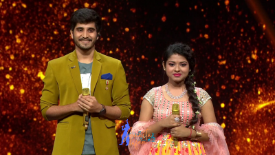 Appearance 16 episode 23 of Indian Idol 12 (28)
Arunita Kanjilal's 16th Appearance was on episode 23 of Indian Idol 12
Song: Aaya Saawan Jhoom Ke - आया सावन झूम के
Co-Singer: Nachiket Lele
Broadcast Date: 13th February 2021	
Judges: Vishal, Himesh and Neha	
Guests: Dharmendra And Asha ji
Name of the Episode: Dharmendra - Asha Special
Keywords: Arunita Kanjilal;Indian Idol 12;episode 23;Appearance 16