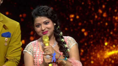 Appearance 16 episode 23 of Indian Idol 12 (32)
Arunita Kanjilal's 16th Appearance was on episode 23 of Indian Idol 12
Song: Aaya Saawan Jhoom Ke - आया सावन झूम के
Co-Singer: Nachiket Lele
Broadcast Date: 13th February 2021	
Judges: Vishal, Himesh and Neha	
Guests: Dharmendra And Asha ji
Name of the Episode: Dharmendra - Asha Special
Keywords: Arunita Kanjilal;Indian Idol 12;episode 23;Appearance 16