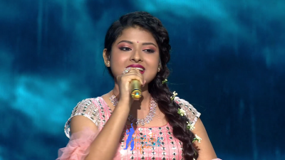 Appearance 16 episode 23 of Indian Idol 12 (3)
Arunita Kanjilal's 16th Appearance was on episode 23 of Indian Idol 12
Song: Aaya Saawan Jhoom Ke - आया सावन झूम के
Co-Singer: Nachiket Lele
Broadcast Date: 13th February 2021	
Judges: Vishal, Himesh and Neha	
Guests: Dharmendra And Asha ji
Name of the Episode: Dharmendra - Asha Special
Keywords: Arunita Kanjilal;Indian Idol 12;episode 23;Appearance 16