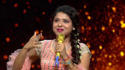 Appearance 16 episode 23 of Indian Idol 12 (33)
Arunita Kanjilal's 16th Appearance was on episode 23 of Indian Idol 12
Song: Aaya Saawan Jhoom Ke - आया सावन झूम के
Co-Singer: Nachiket Lele
Broadcast Date: 13th February 2021	
Judges: Vishal, Himesh and Neha	
Guests: Dharmendra And Asha ji
Name of the Episode: Dharmendra - Asha Special
Keywords: Arunita Kanjilal;Indian Idol 12;episode 23;Appearance 16