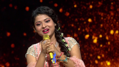 Appearance 16 episode 23 of Indian Idol 12 (34)
Arunita Kanjilal's 16th Appearance was on episode 23 of Indian Idol 12
Song: Aaya Saawan Jhoom Ke - आया सावन झूम के
Co-Singer: Nachiket Lele
Broadcast Date: 13th February 2021	
Judges: Vishal, Himesh and Neha	
Guests: Dharmendra And Asha ji
Name of the Episode: Dharmendra - Asha Special
Keywords: Arunita Kanjilal;Indian Idol 12;episode 23;Appearance 16
