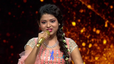 Appearance 16 episode 23 of Indian Idol 12 (35)
Arunita Kanjilal's 16th Appearance was on episode 23 of Indian Idol 12
Song: Aaya Saawan Jhoom Ke - आया सावन झूम के
Co-Singer: Nachiket Lele
Broadcast Date: 13th February 2021	
Judges: Vishal, Himesh and Neha	
Guests: Dharmendra And Asha ji
Name of the Episode: Dharmendra - Asha Special
Keywords: Arunita Kanjilal;Indian Idol 12;episode 23;Appearance 16