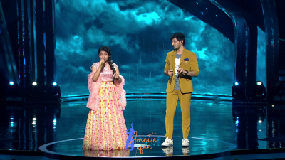 Appearance 16 episode 23 of Indian Idol 12 (6)
Arunita Kanjilal's 16th Appearance was on episode 23 of Indian Idol 12
Song: Aaya Saawan Jhoom Ke - आया सावन झूम के
Co-Singer: Nachiket Lele
Broadcast Date: 13th February 2021	
Judges: Vishal, Himesh and Neha	
Guests: Dharmendra And Asha ji
Name of the Episode: Dharmendra - Asha Special
Keywords: Arunita Kanjilal;Indian Idol 12;episode 23;Appearance 16