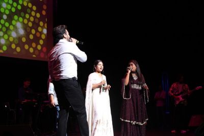 Arunita Kanjilal in Texas (36)
Arunita Kanjilal, Sayli KLamble, and Mohd. Danish
Live in Texas Concert
The Buddy Holly Hall of Performing Arts and Sciences
Credit: Atul Parvatiyar @atulparvat
30 October 2022
Keywords: MAGNIFICENT FOUR;USA TOUR 2022;Arunita Kanjilal, Texas