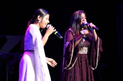 Arunita Kanjilal in Texas (40)
Arunita Kanjilal & Sayli Kamble
Live in Texas Concert
The Buddy Holly Hall of Performing Arts and Sciences
Credit: Atul Parvatiyar @atulparvat
30 October 2022
Keywords: MAGNIFICENT FOUR;USA TOUR 2022;Arunita Kanjilal, Texas