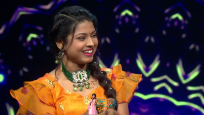 Appearance 21-24 episode 27 of Indian Idol 12 (21)
Arunita Kanjilal's 21st-24th Appearance was on episode 27 of Indian Idol 12
Arunita sung 4 duets songs with Pawandeep Rajan
21. Tumsa Koi Piyara
22. Aap Ke Aajane Se
23. Tum Toh Dhokhebaaz Ho
24. Prem Jaal Mein Phas Gayi
Broadcast Date: 27th February 2021
Episode: Gobinda & Shakti Sepcial
Courtesy: Set India
Keywords: Arunita Kanjilal;Indian Idol 12;episode 27;Appearance 21-24