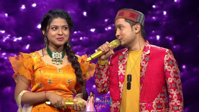 Appearance 21-24 episode 27 of Indian Idol 12 (3)
Arunita Kanjilal's 21st-24th Appearance was on episode 27 of Indian Idol 12
Arunita sung 4 duets songs with Pawandeep Rajan
21. Tumsa Koi Piyara
22. Aap Ke Aajane Se
23. Tum Toh Dhokhebaaz Ho
24. Prem Jaal Mein Phas Gayi
Broadcast Date: 27th February 2021
Episode: Gobinda & Shakti Sepcial
Courtesy: Set India
Keywords: Arunita Kanjilal;Indian Idol 12;episode 27;Appearance 21-24