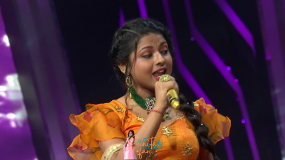Appearance 21-24 episode 27 of Indian Idol 12 (8)
Arunita Kanjilal's 21st-24th Appearance was on episode 27 of Indian Idol 12
Arunita sung 4 duets songs with Pawandeep Rajan
21. Tumsa Koi Piyara
22. Aap Ke Aajane Se
23. Tum Toh Dhokhebaaz Ho
24. Prem Jaal Mein Phas Gayi
Broadcast Date: 27th February 2021
Episode: Gobinda & Shakti Sepcial
Courtesy: Set India
Keywords: Arunita Kanjilal;Indian Idol 12;episode 27;Appearance 21-24