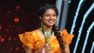 Appearance 25-26 episode 28 of Indian Idol 12 (6)
Arunita Kanjilal's 25-26th Appearance was on episode 28 of Indian Idol 12
Arunita sung 2 songs
25. Naam gum jayega
26. Jo meri manzilon ko jati hai
Broadcast Date: 28th February 2021
Episode: India Ka Farmaish Mahaa Episode
Courtesy: Set India
Keywords: Arunita Kanjilal;Indian Idol 12;episode 28;Appearance 25-26