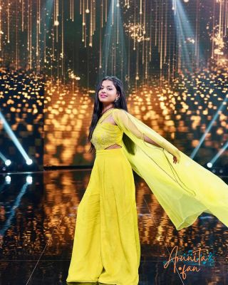 Arunita Kanjilal on SSS3 Photoshoot-Day 5 (1)
Captain [color=green][b]Arunita Kanjilal[/b][/color]'s beautiful look, styled by [b]Jharna Jana[/b], on the set of Superstar Singer Season 3, Day 5-6, was impressive.

Styled by - @jharnajana & @styledbyanna137
Credit: @ArunitaKanjilal 
Keywords: Superstar Singer Season 3, Arunita Kanjilal