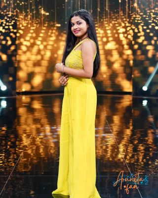 Arunita Kanjilal on SSS3 Photoshoot-Day 5 (3)
Captain [color=green][b]Arunita Kanjilal[/b][/color]'s beautiful look, styled by [b]Jharna Jana[/b], on the set of Superstar Singer Season 3, Day 5-6, was impressive.

Styled by - @jharnajana & @styledbyanna137
Credit: @ArunitaKanjilal 
Keywords: Superstar Singer Season 3, Arunita Kanjilal