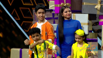 Arunita Kanjilal on Superstar Singer Season 3-Day 26 (84)
Captain [color=green][b]Arunita Kanjilal[/b][/color]'s some special moments on the set of Superstar Singer Season 3, Day 26, [i]Musical Game Night[/i]
[b]Broadcast Date:[/b] 9 June 2024
[b]Picture Courtesy:[/b] Sony TV, India & Content Team Official
Keywords: Superstar Singer Season 3, Arunita Kanjilal