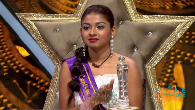 Arunita Kanjilal on Superstar Singer Season 3-Day 30 (1)
Captain [color=green][b]Arunita Kanjilal[/b][/color]'s some special moments on the set of Superstar Singer Season 3, Day 30, [i]Bhagyashree and Madhoo Special[/i]
[b]Broadcast Date:[/b] 23 June 2024
[b]Picture Courtesy:[/b] Sony TV, India & Content Team Official
Keywords: Superstar Singer Season 3, Arunita Kanjilal