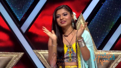 Arunita Kanjilal on Superstar Singer Season 3-Day 31 (68)
Captain [color=green][b]Arunita Kanjilal[/b][/color]'s some special moments on the set of Superstar Singer Season 3, Day 31, [i]Bappi Da Special[/i]
[b]Broadcast Date:[/b] 29 June 2024
[b]Picture Courtesy:[/b] Sony TV, India & Content Team Official
Keywords: Superstar Singer Season 3, Arunita Kanjilal