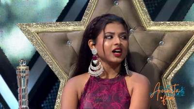 Arunita Kanjilal on Superstar Singer Season 3-Day 37 (41)
Captain [color=green][b]Arunita Kanjilal[/b][/color]'s some special moments on the set of Superstar Singer Season 3, Day 37, [i]Baarish Special[/i]
[b]Broadcast Date:[/b] 20 July 2024
[b]Picture Courtesy:[/b] Sony TV, India & Content Team Official
Keywords: Superstar Singer Season 3, Arunita Kanjilal