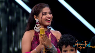 Arunita Kanjilal on Superstar Singer Season 3-Day 37 (5)
Captain [color=green][b]Arunita Kanjilal[/b][/color]'s some special moments on the set of Superstar Singer Season 3, Day 37, [i]Baarish Special[/i]
[b]Broadcast Date:[/b] 20 July 2024
[b]Picture Courtesy:[/b] Sony TV, India & Content Team Official
Keywords: Superstar Singer Season 3, Arunita Kanjilal