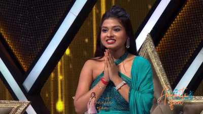 Arunita Kanjilal on Superstar Singer Season 3-Day 40 (1)
Captain [color=green][b]Arunita Kanjilal[/b][/color]'s some special moments on the set of Superstar Singer Season 3, Day 40, [i]Semi-Finale Weekend Special[/i]
[b]Broadcast Date:[/b] 28 July 2024
[b]Picture Courtesy:[/b] Sony TV, India & Content Team Official
Keywords: Superstar Singer Season 3, Arunita Kanjilal